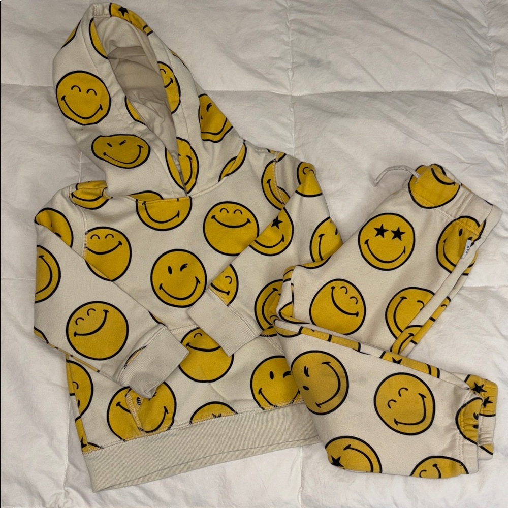 Smiley world x GAP 3 yr old unisex Face Hoodie and Pants Set